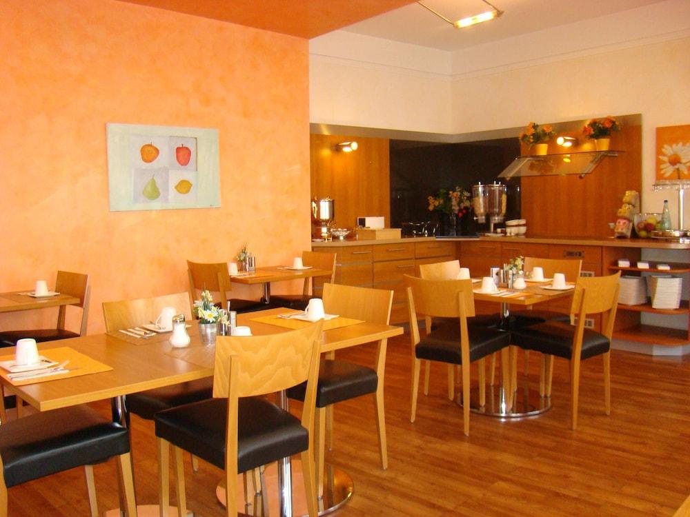 Senator Hotel Frankfurt am Main Luaran gambar